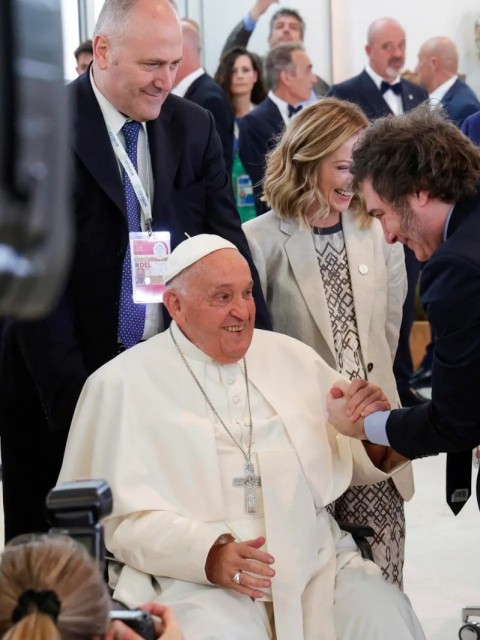 Preocupación por la salud del papa Francisco: el Vaticano confirmó que padece una afección respiratoria
