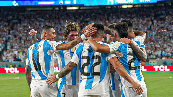 Argentina ganó 1-0 a Chile y clasificó a cuartos de final