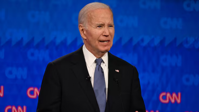 Los Republicanos exigieron la renuncia de Biden y criticaron a su candidata 