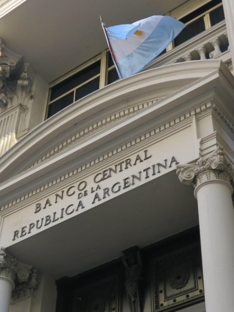 El Gobierno pagó vencimientos de deuda y las reservas cayeron más de 1600 millones de dólares