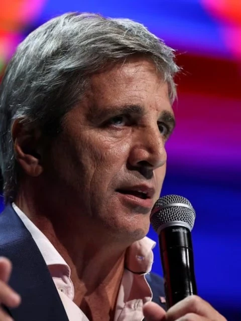 Caputo explicó su frase sobre la "venta de dólares para pagar impuestos"