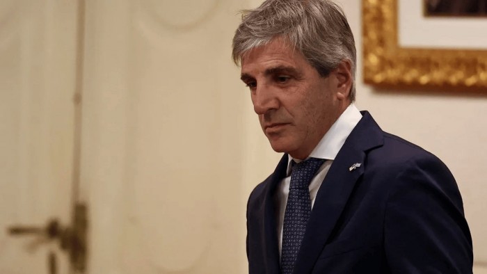 El oro enviado por Caputo a Londres podría ser embargado por un juicio contra YPF