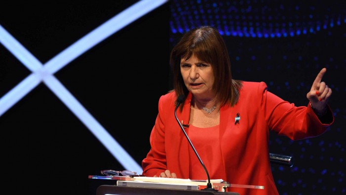La madre de la niña gaseada solicita la citación de Patricia Bullrich y otros funcionarios