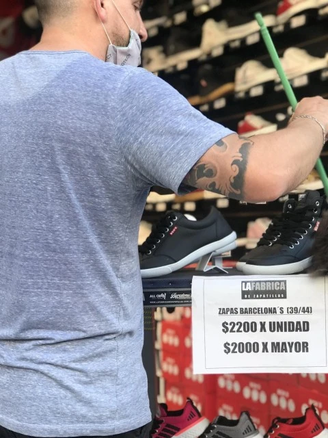 Argentina supera a Europa en costo de vida: las zapatillas más caras del mundo