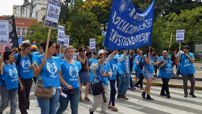 ADIUNT inicia un paro de 48 horas con movilización en defensa de la universidad pública