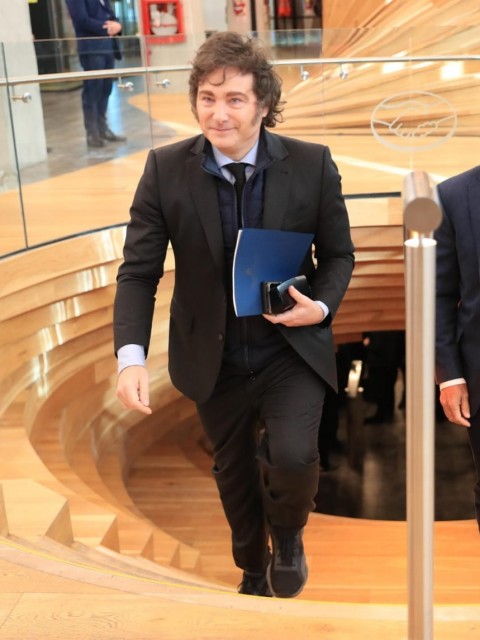 Milei visitó la sede de Mercado Libre: "El político no sabe cómo crear riqueza, solo consigue corrupción"