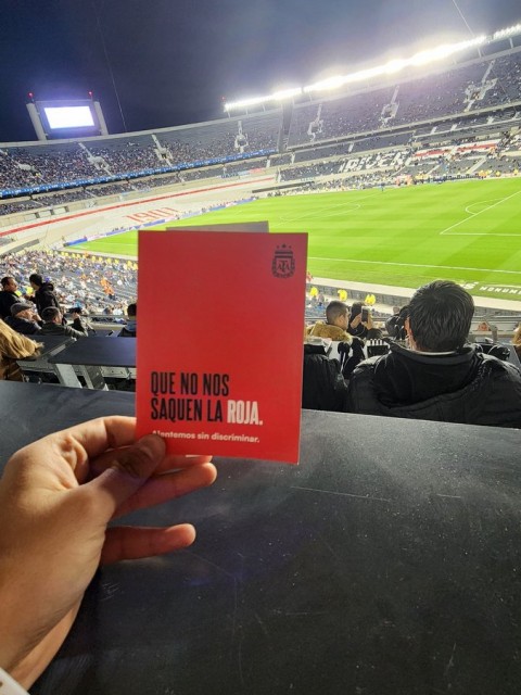 La AFA lanzó una campaña para evitar cantos racistas y sanciones