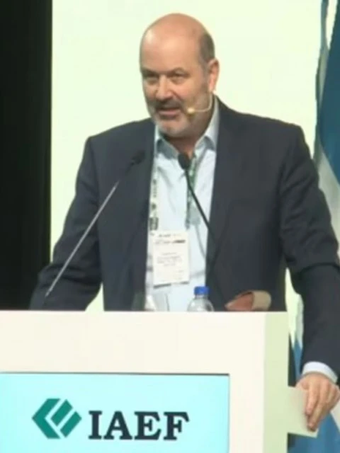Sturzenegger anunció que el Gobierno presentará una "profunda" reforma laboral la semana que viene
