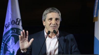 Advierten sobre un posible impacto en el equilibro fiscal de Luis Caputo, tras la devaluación del real
