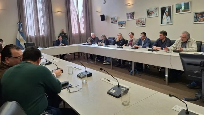Los gremios docentes rechazaron el aumento del Gobierno y la marcha sigue en pie 