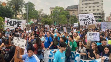 Aumento salarial y falta de presupuesto: el reclamo de los docentes de la UNT
