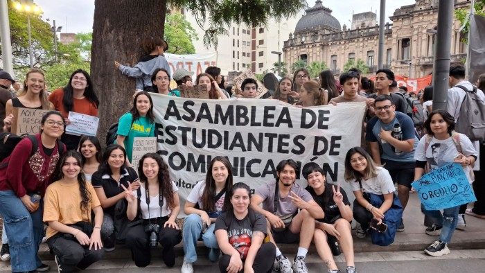 Estudiantes tucumanos realizaron un comunicado rechazando el veto a la Ley de Financiamiento Universitario