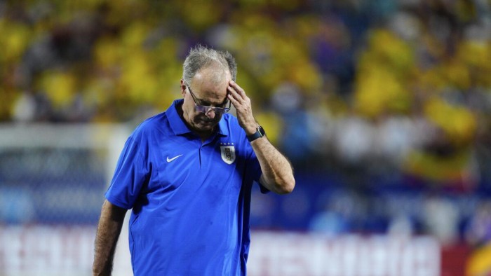 Manu Ugarte y una dura crítica a Marcelo Bielsa tras la derrota de Uruguay ante Perú: "Cuesta adaptarse"