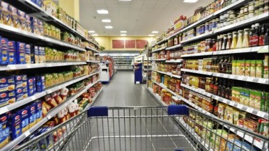 Según el INDEC, las ventas en supermercados cayeron casi un 20% en octubre