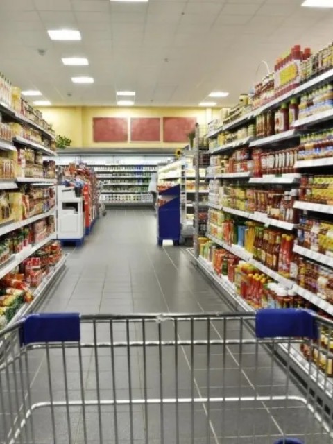 El consumo masivo se desplomó un 22,3% interanual en septiembre