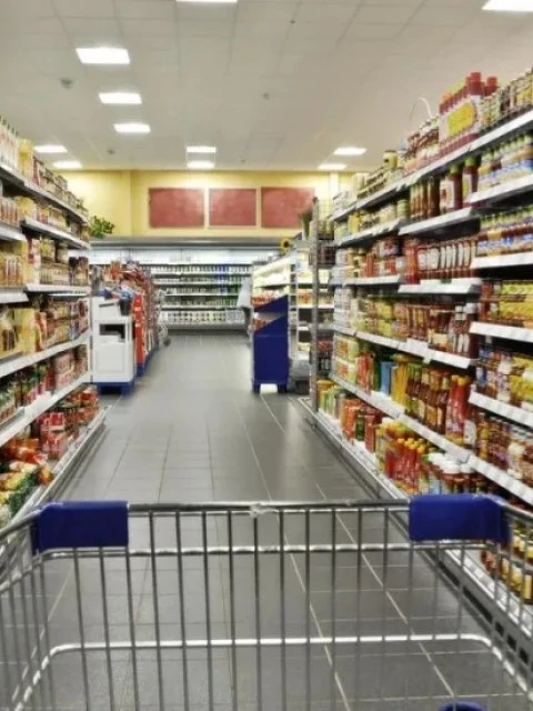 El consumo masivo se desplomó un 22,3% interanual en septiembre