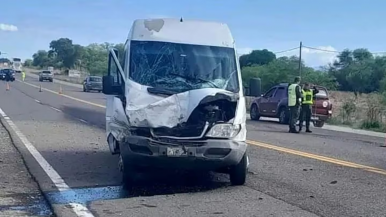 Accidente en Salta: choque entre combis de las bandas de cumbia Red y Green deja ocho heridos