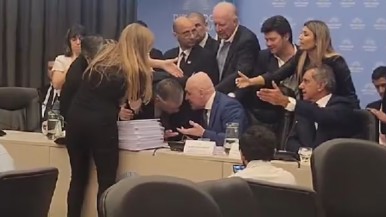 Tenso cruce en el Congreso: diputados kirchneristas y libertarios al borde del enfrentamiento