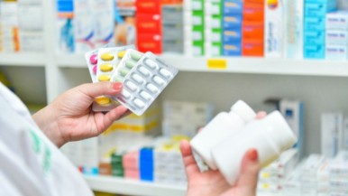 El Gobierno habilitó a las prepagas a restingir la cobertura de medicamentos: cuáles son los cambios