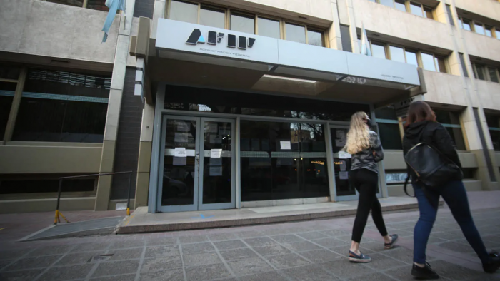 Trabajadores de ARCA realizarán un ruidazo y un apagón impositivo ante las rebajas salariales y la crisis operativa del Organismo