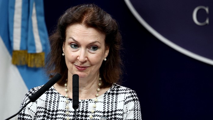 Francos aseguró que Mondino seguirá en el Gobierno