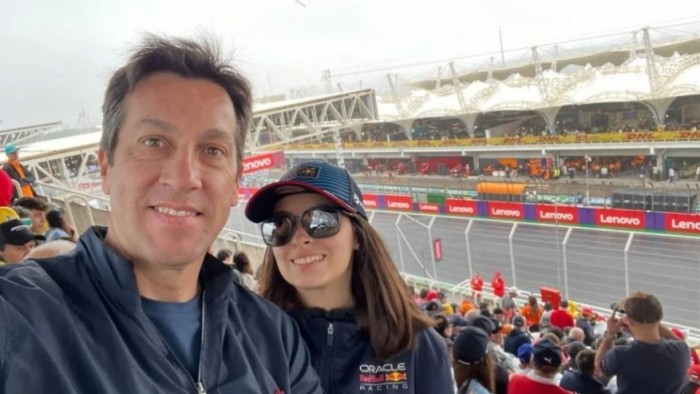  Intendente de Necochea en la mira: viajó a Brasil para ver a Colapinto y generó controversia