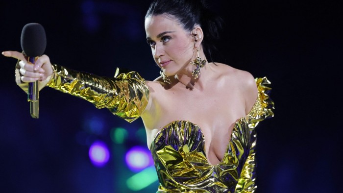 Katy Perry viajará al espacio con la esposa de Jeff Bezos y otras mujeres en una misión histórica