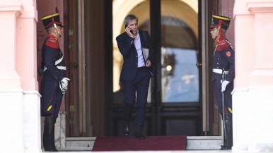 Caputo se quejó de las tarifas de telefonía y reveló que logró un descuento tras amenazar con cambiarse de proveedor
