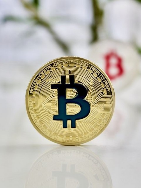 ¡Bitcoin por las nubes! Superó a la plata y se convirtió en el octavo activo más caro del mundo