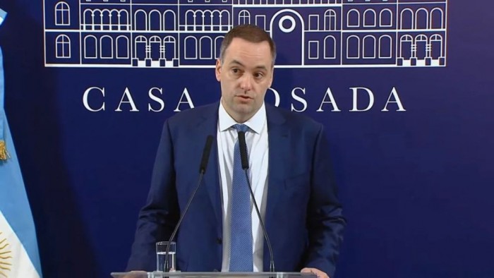 Adorni intentó aclarar las polémicas declaraciones de Milei en Davos: "No somos cavernícolas"
