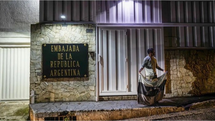 El chavismo negó asedio a la embajada argentina en Caracas: "No sabemos de qué acusa Milei"