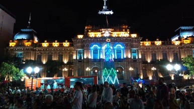La Plaza Independencia se prepara para Una Navidad Diferente: más de 1000 tucumanos compartirán la velada