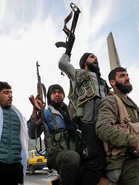 Cayó el gobierno en Siria: Al assad renunció y salió del país