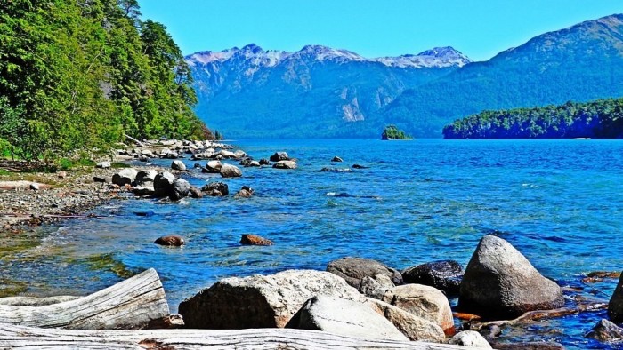 Tragedia en Bariloche: murió un actor en un accidente en kayak en el Lago Nahuel Huapi