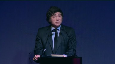 Milei pasó por Tucumán: las claves de su discurso tras recibir un premio