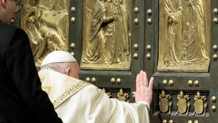  El Papa Francisco inaugura el "Año Santo 2025"