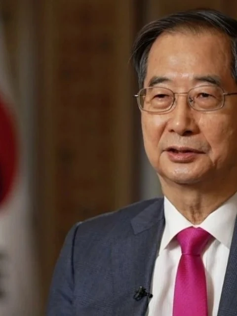 El Parlamento de Corea del Sur destituyó al primer ministro interino Han Duck-Soo tras crisis política