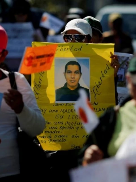El Salvador: activa movilización para denunciar que miles de personas fueron detenidas injustamente por Bukele