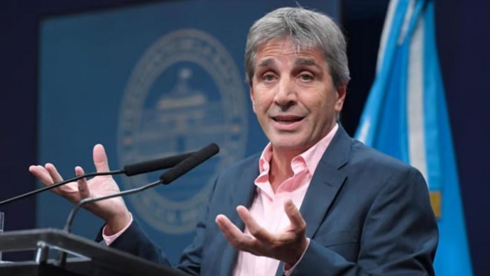 Luis Caputo niega que el acuerdo con el FMI incluya una devaluación