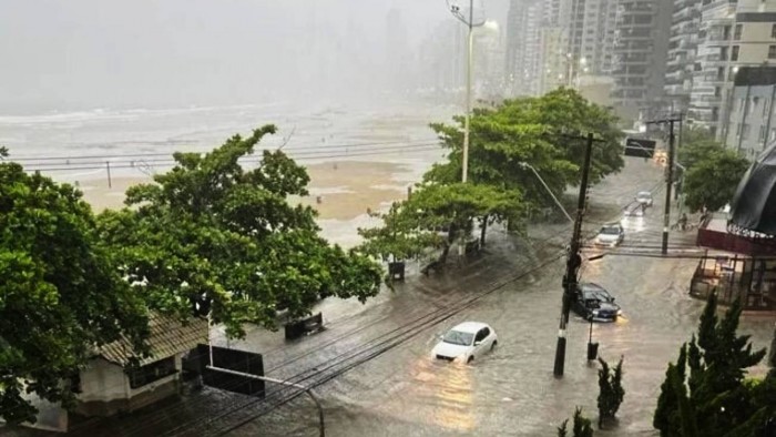 Temporal causa graves inundaciones y caos en Florianópolis y Camboriú