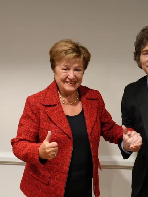 Milei se reunió con el FMI y acordaron que "un equipo viajará a Buenos Aires para tratar un nuevo programa"