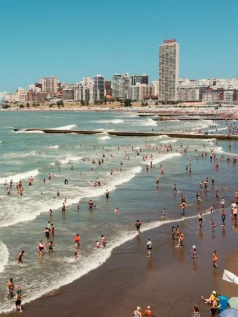 ¿Dónde es más económico comer? Mar del Plata vs. Brasil