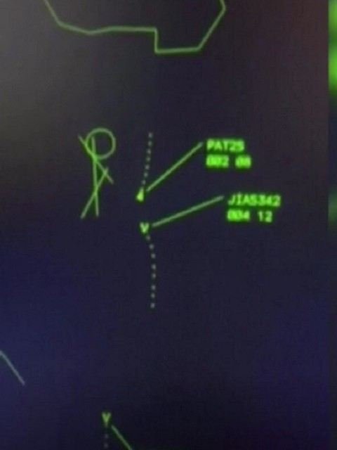 Así se vio en los radares el choque entre el avión de American Airlines y el helicóptero en Washington D.C.