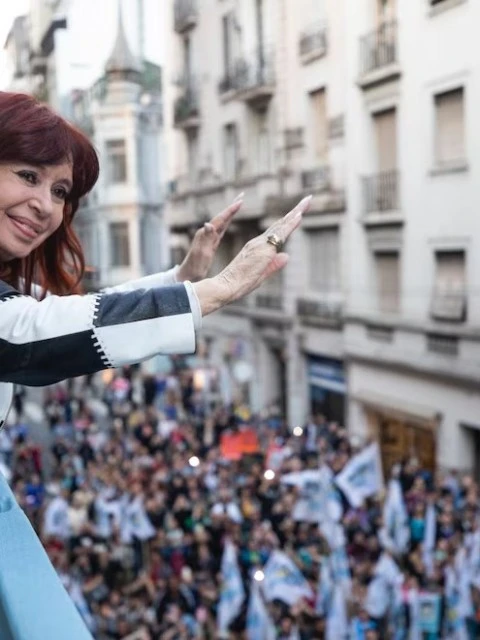 "Los sentimientos no tienen género": Cristina envió un mensaje a Milei tras la marcha LGBT+