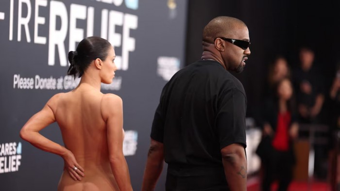 Grammys 2025: Kanye West y el vestido polémico de Bianca Censori fueron la noticia de la noche
