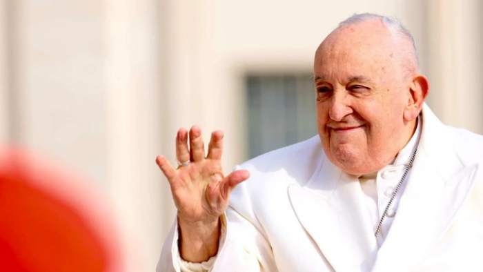 ¿Qué es la bronquitis que sufre el papa Francisco y cómo afecta a los adultos mayores?