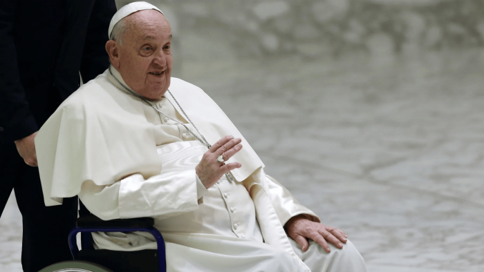 Preocupación por la salud del papa Francisco: sigue internado con pronóstico reservado