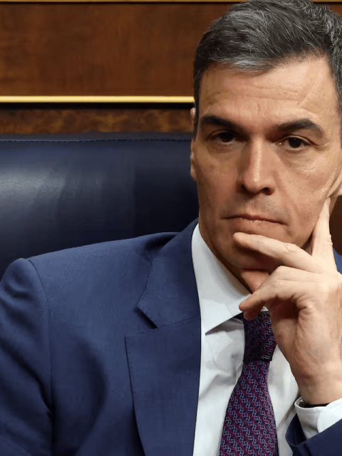Pedro Sánchez comparó a Feijóo con la criptomoneda de Milei: "Un colosal engaño"