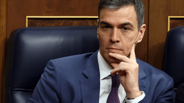Pedro Sánchez comparó a Feijóo con la criptomoneda de Milei: "Un colosal engaño" 