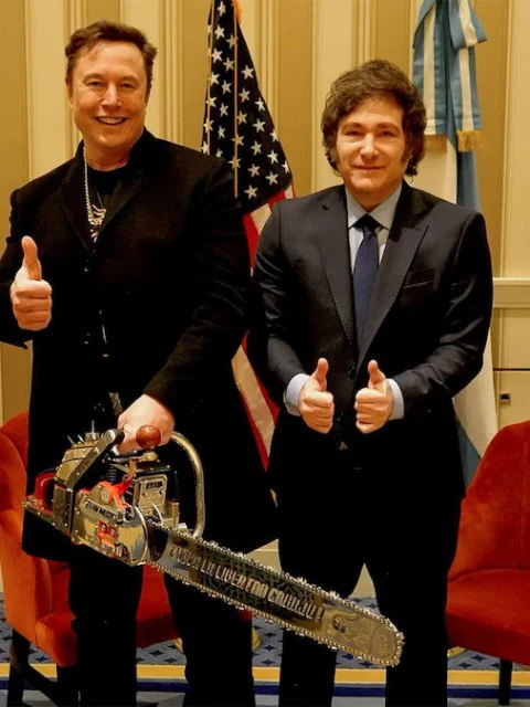 Javier Milei se reunió con Elon Musk y le obsequió una motosierra